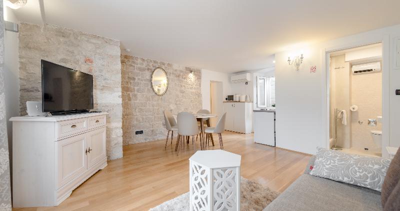 Temple Luxury Apartments & Rooms Split Bagian luar foto